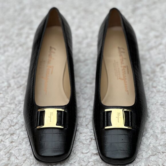 Salvatore Ferragamo “Rosalba” Black Croc Embossed Heels | Gold Vara Bow | Size 6 - Picture 3 of 6